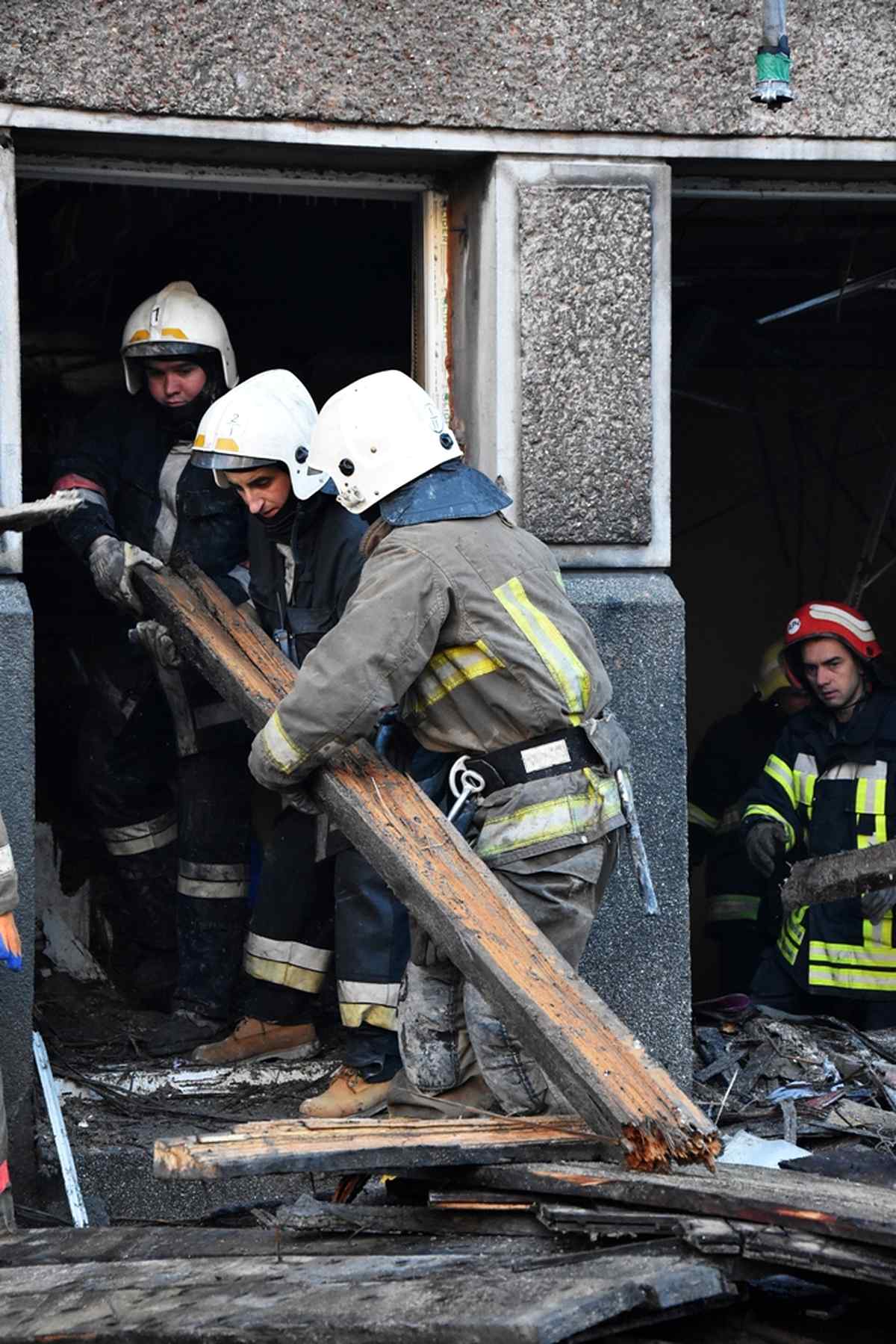 ryatuvalnyky-rozbyrayut-zavaly-3 1