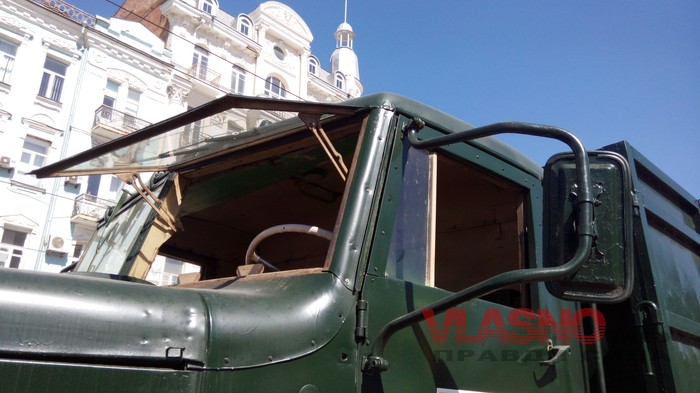 Освячений КрАЗ відправився на війну 