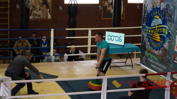 У «Нокауті» провели чемпіонат з армліфтингу та суперкубок з багаторазового жиму