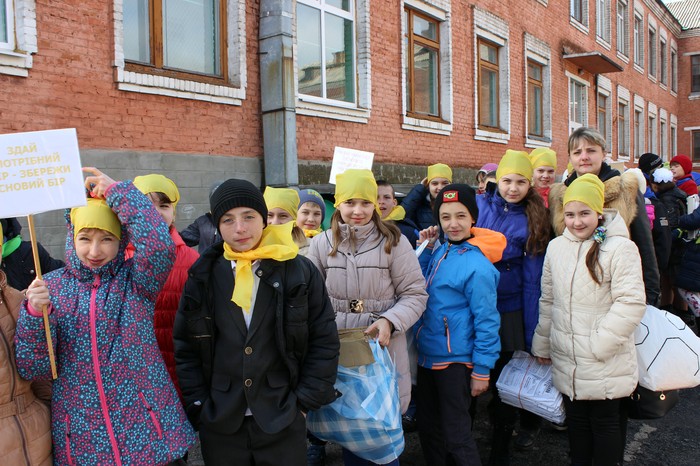  Жмеринські школярі розповіли перехожим, як зберегти довкілля 