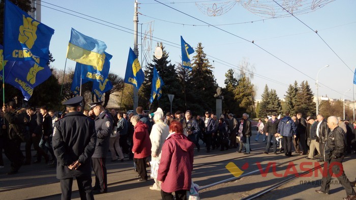 вінничани пройшлися маршем по олігархах