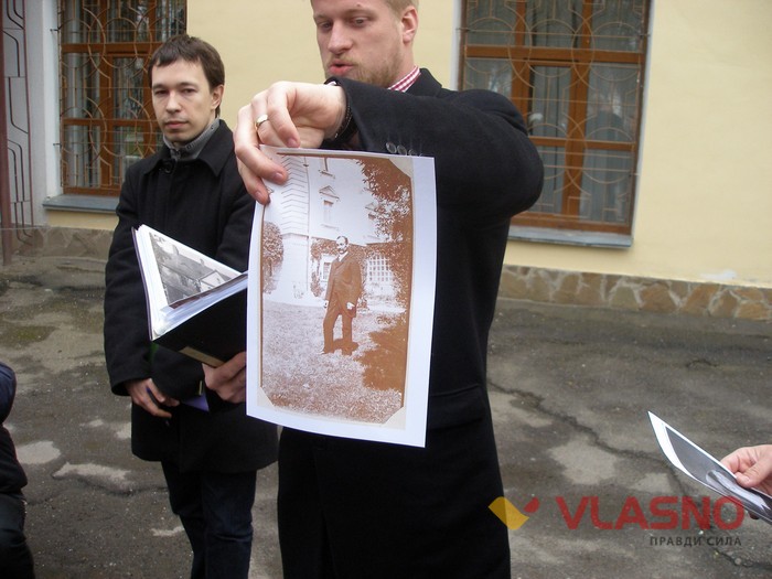 Вінничани прогулялися життєвими стежками Михайла Коцюбинського (фото, відео)
