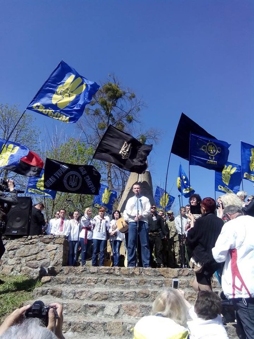 «Нормальні люди в ці дні садять картоплю, а ще кращі сіють –  зерно волі» – історик Олександр Коваль