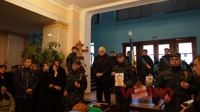 Вінниця знову тужить за полеглим воїном: прощання із “Сантою”