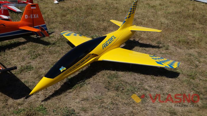Авіашоу радіокерованих ааіамоделей у Вінниці фото 