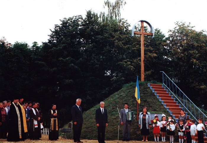 пам'ятник національного примирення та злагоди фото
