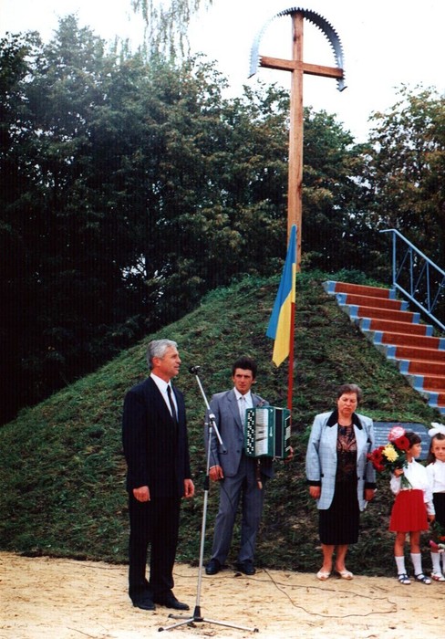 пам'ятник національного примирення та злагоди фото