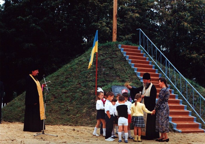пам'ятник національного примирення та злагоди фото
