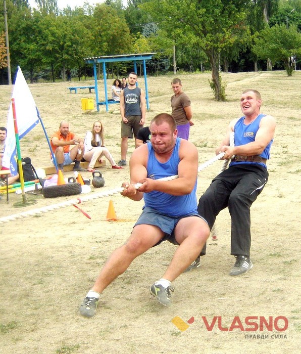 спортивні ігри силачів "Козацькі розваги" фото