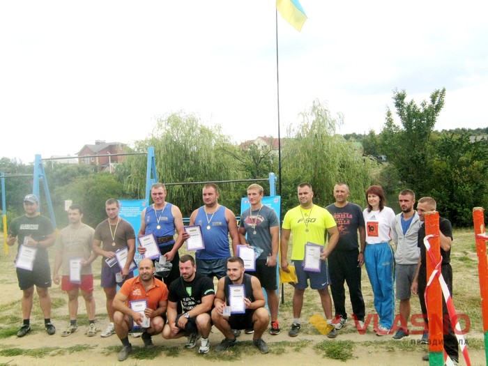 спортивні ігри силачів "Козацькі розваги" фото