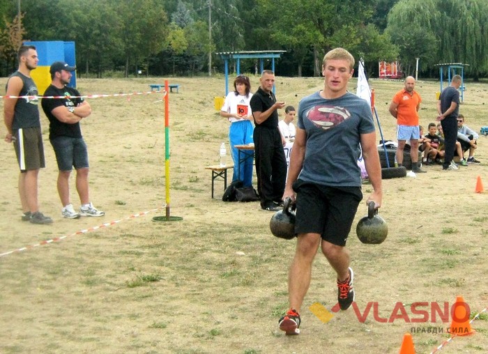 спортивні ігри силачів "Козацькі розваги" фото