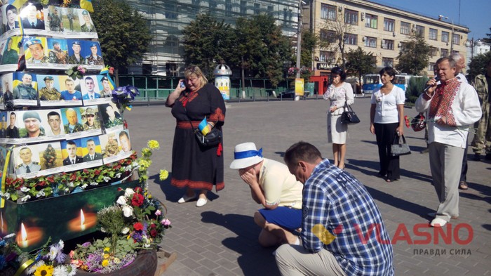 мітинг-реквієм у День Незалежності у Вінниці фото