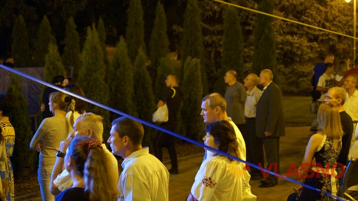 співання гімну України на День Незалежності у Вінниці фото