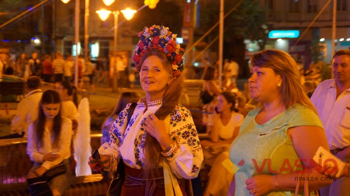 співання гімну України на День Незалежності у Вінниці фото