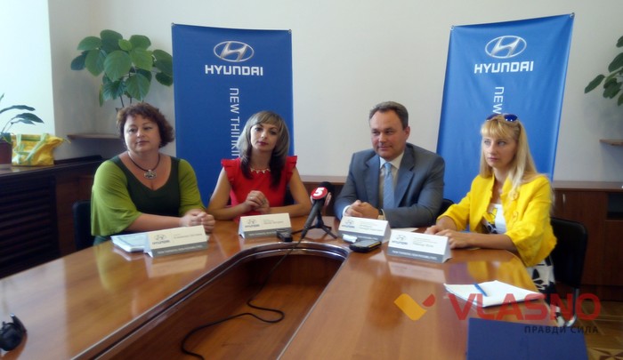 прес-конференція корейської міжнародної автомобільної корпорації Hyundai фото
