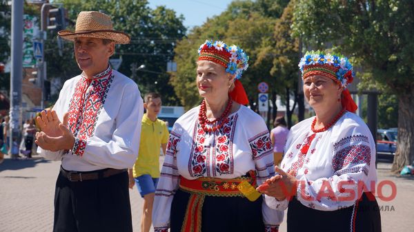 На Вінницькому ринку піснями збирали гроші для АТО
