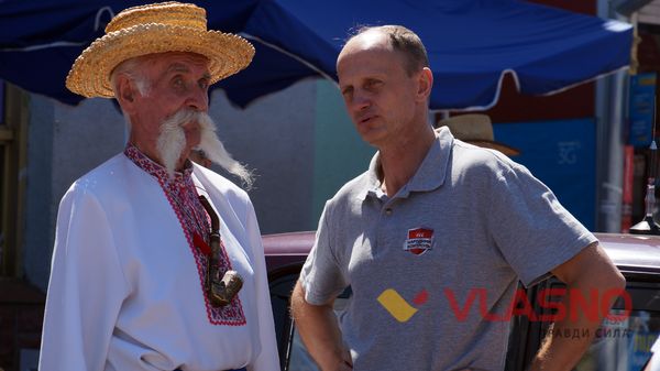 На Вінницькому ринку піснями збирали гроші для АТО