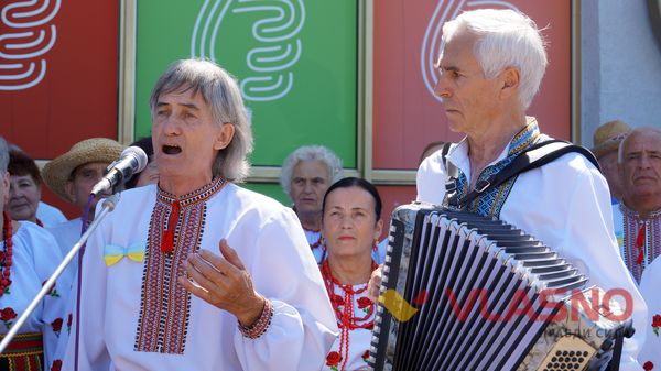 На Вінницькому ринку піснями збирали гроші для АТО