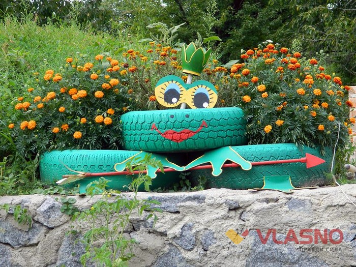 садова скульптура царівна жаба фото