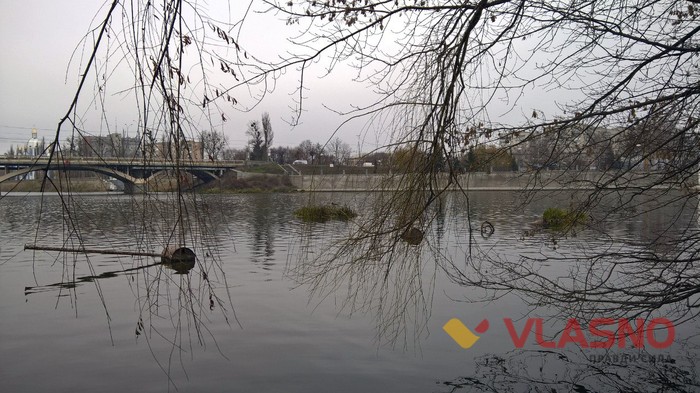 фонтан біля острова Кемпа у Вінниці фото