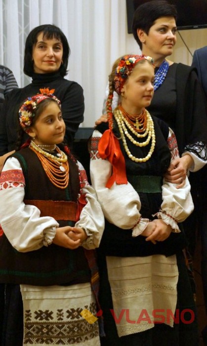 подільська вишивка фото