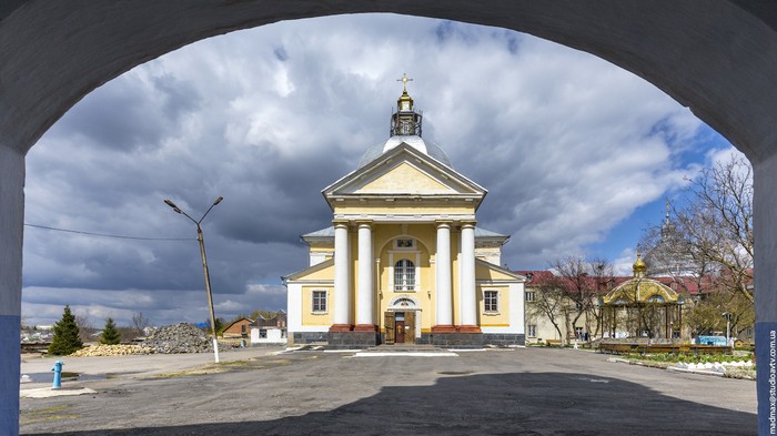 чоловічий Свято Миколаївський замок монастир у Шаргороді фото