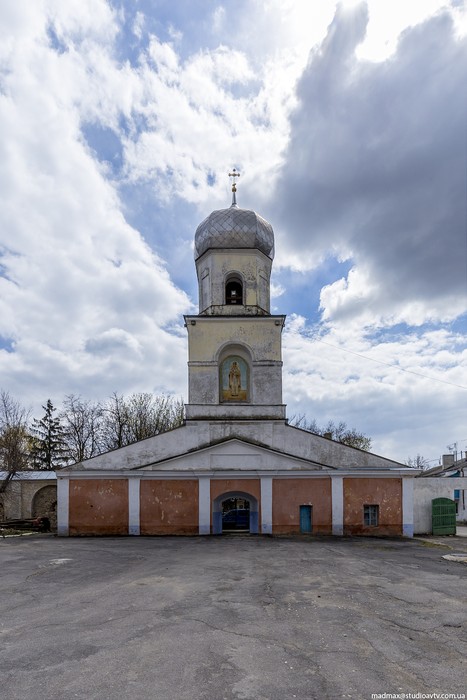 чоловічий Свято Миколаївський замок монастир у Шаргороді фото