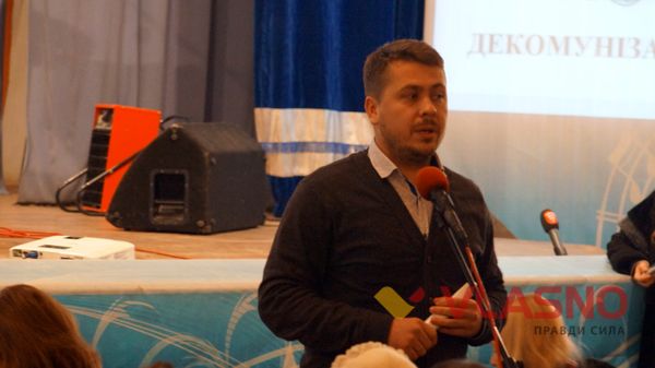 пропонував назвати іменем загиблого в АТО вінничанина Тараса Сича. Пропозицію не підтримали, вулиця матиме ім'я Івана Хоменка.