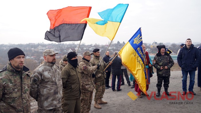 відкриття памятника Гонті та Залізняку в Умані фото