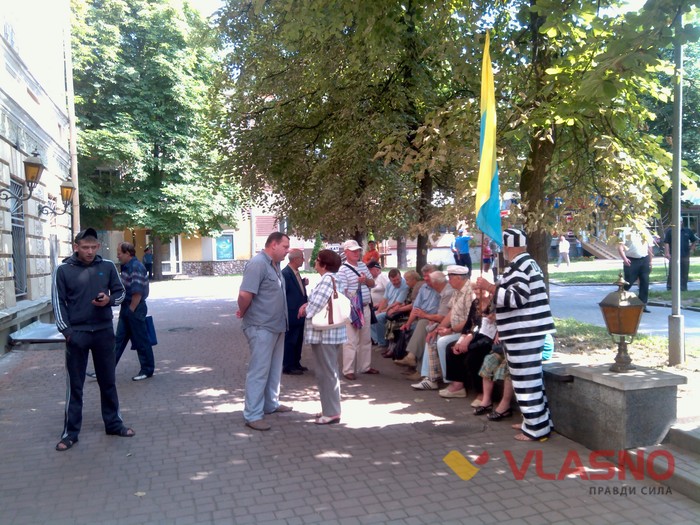 пікет під Вінницьким міським судом фото