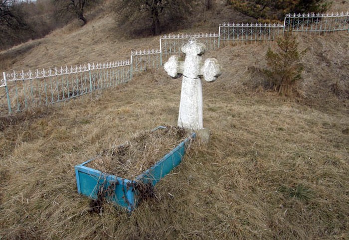козацька церква у селі Бернашівка фото