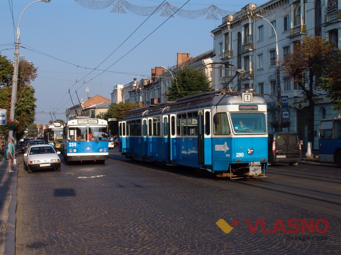 зупинка тролебуса у Вінниці фото