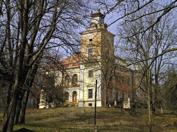 резиденція польських магнатів Собанських у селі Верхівка на Вінниччині фото