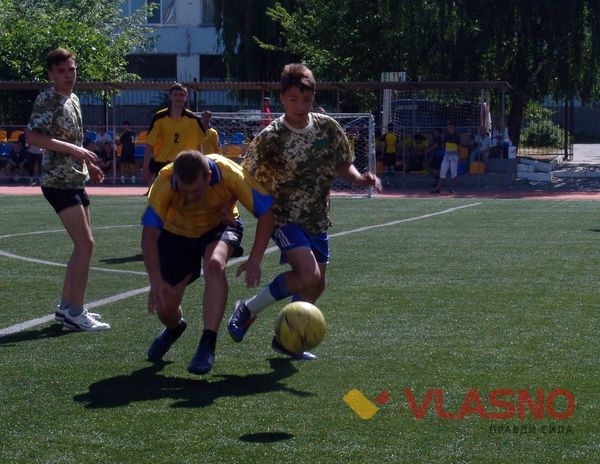 дворовий футбол вінниця-3 фото