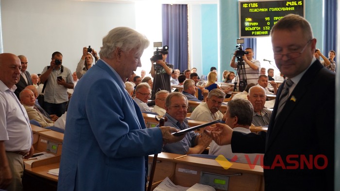 Депутати вінницької облради привітали Олексія Порошенка з ювілеєм фото