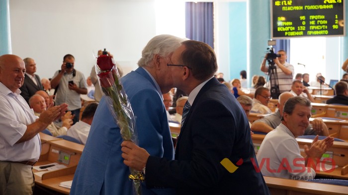 Депутати вінницької облради привітали Олексія Порошенка з ювілеєм фото