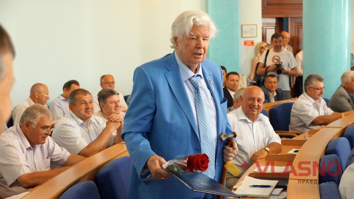 Депутати вінницької облради привітали Олексія Порошенка з ювілеєм фото