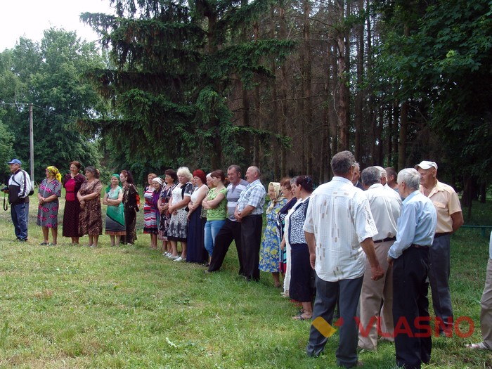 відкриття дошки Владиславу Городецькому у селі Печера на Вінниччині фото