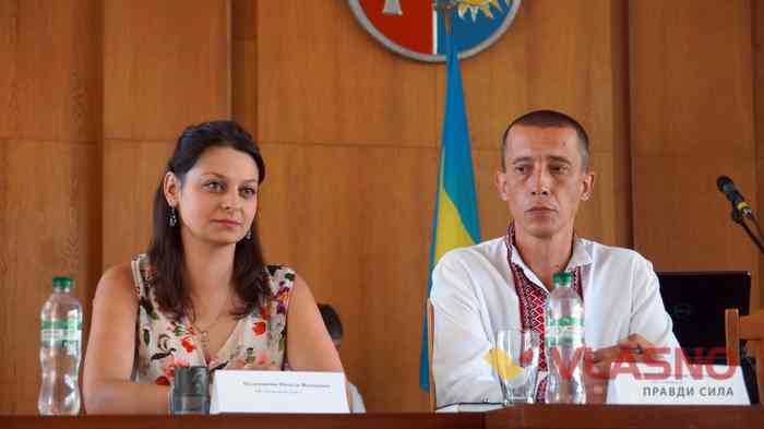 вінницькі волонтери отримали подяки та медалі "За гідність та патріотизм" від Всеукраїнського об'єднання громадян "Країна" фото