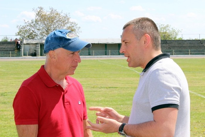 футбольний чемпіонат Тростянець фото