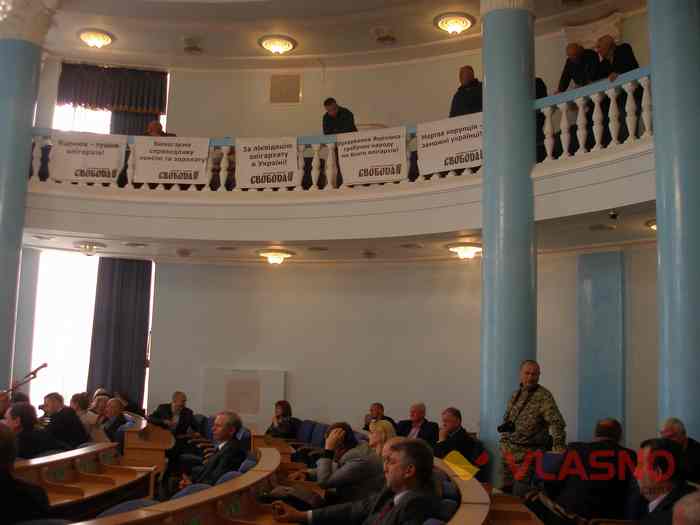 «Зарплата чиновників у дві тисячі гривень стимулює корупцію» – голова Вінницької облради (фото, відео)