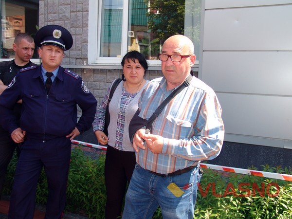 пікет з приводу рейдерського захоплення СТОВ "Поділля" у Строїнцях фото