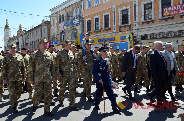 Хода миру до Дня Перемоги у Вінниці фото