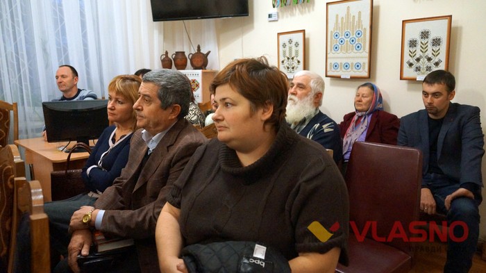 презентація збірки Іменем Майдану у Вінниці фото
