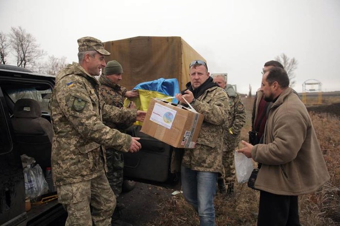 вінницькі священники у зоні АТО фото