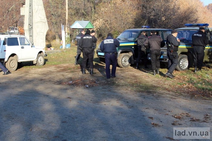 протест через будівництво курників у Четвертинівці фото