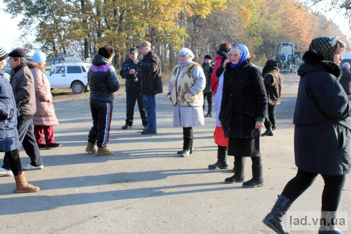 протест через будівництво курників у Четвертинівці фото