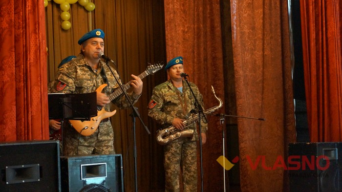 гурт Аскер у школі №9 у Вінниці фото