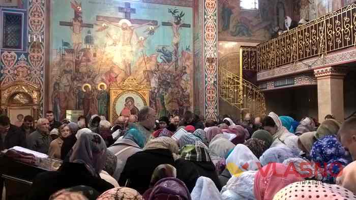 служба на Покрови Святої Богородиці у Свято-Преображенському кафедральному соборі у Вінниці фото