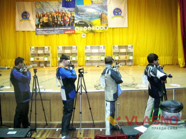   З гвинтівки та пістолета стріляли в актовій залі вінницького педуніверситету  